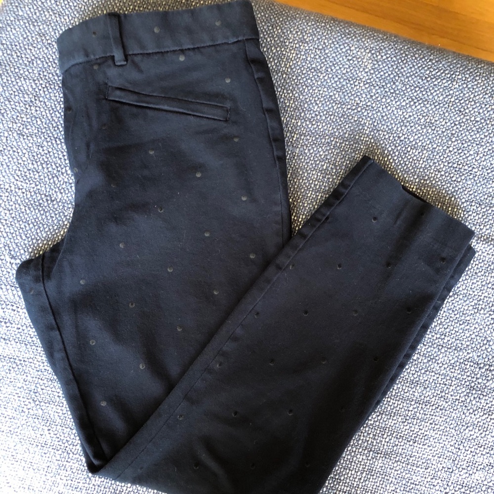 Gap Signature Skinny Ankle Pants in navy blue with tiny black polka dots